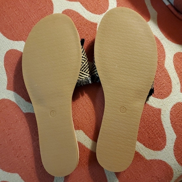 Michelle McDowell slide sandals size 7 - Picture 2 of 3